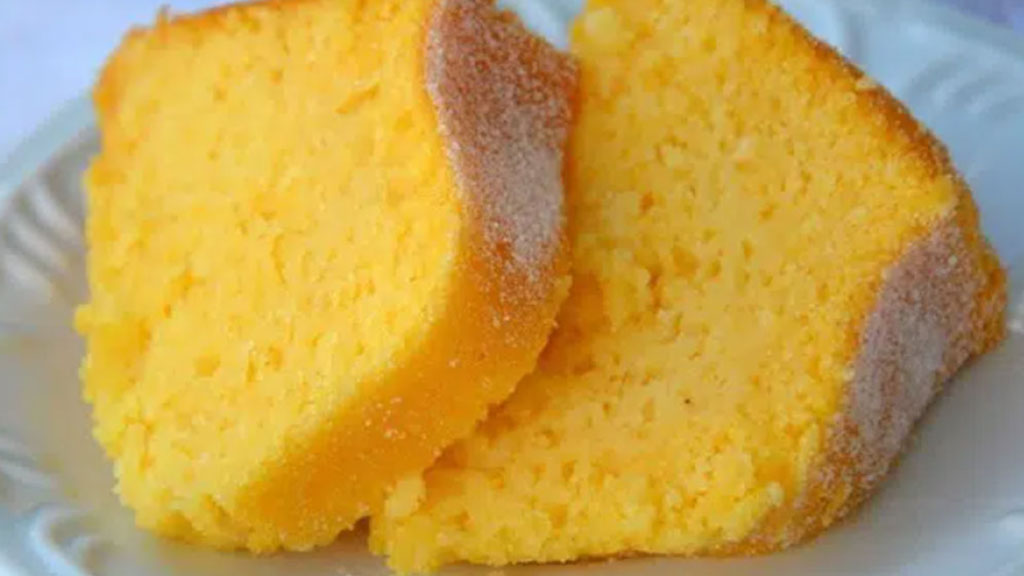 Bolo de fubá e laranja