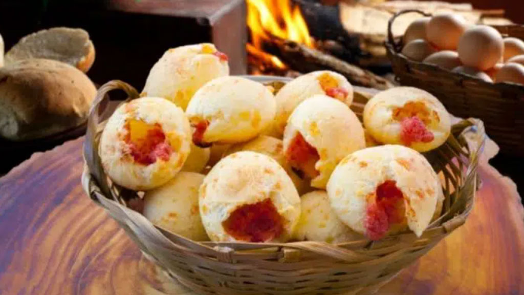 Pão de queijo com goiabada