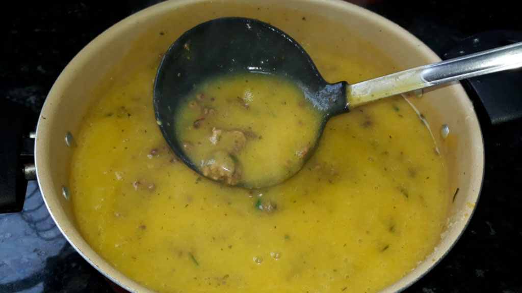 Caldo de legumes com carne