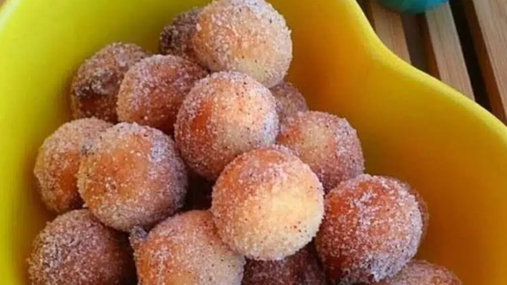 Bolinho de chuva com laranja