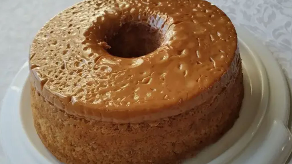 Bolo de doce de leite invertido