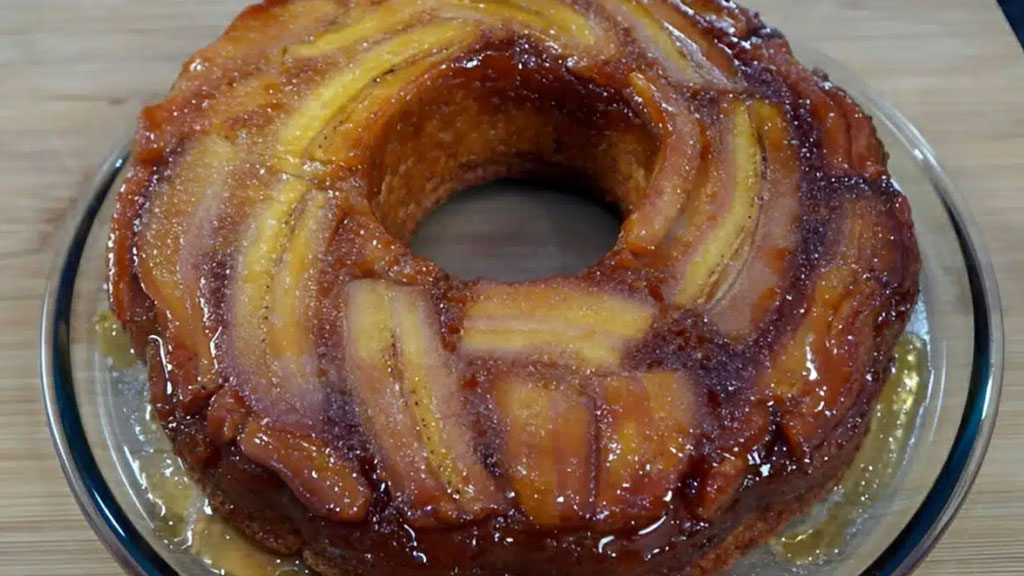 Bolo de banana super caramelizado