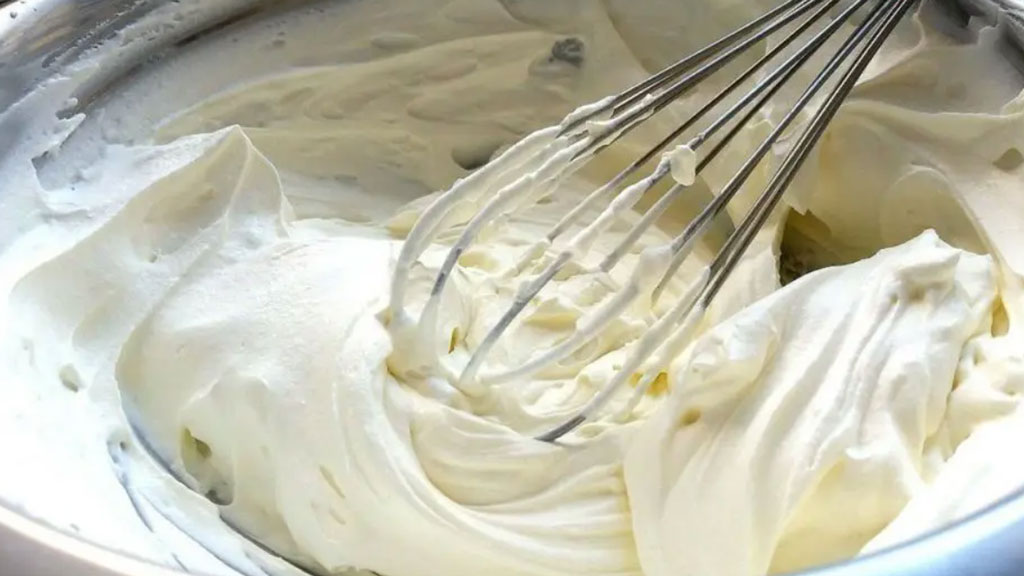 Chantilly caseiro de 3 ingredientes