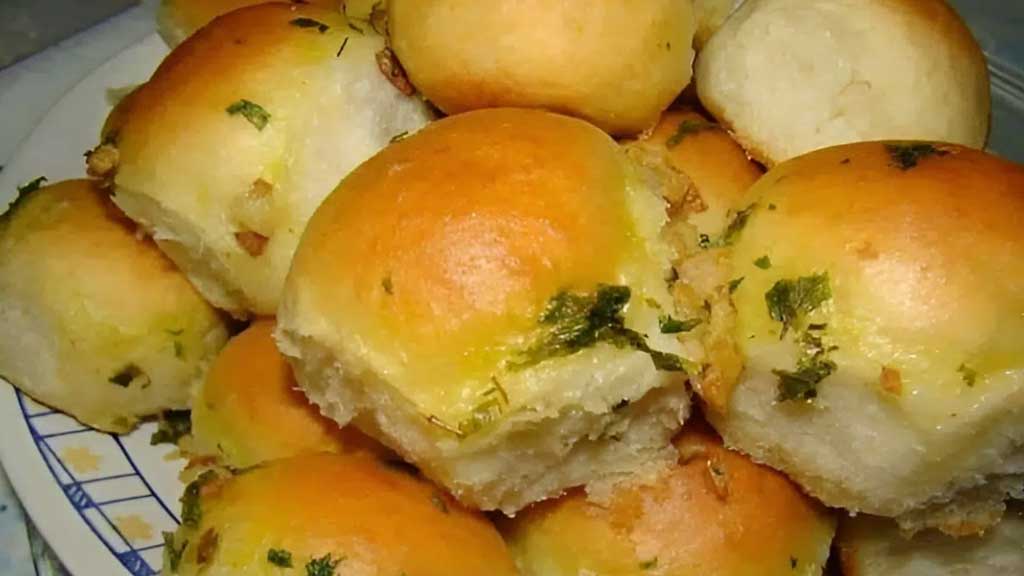 Pão fácil de cebolinha