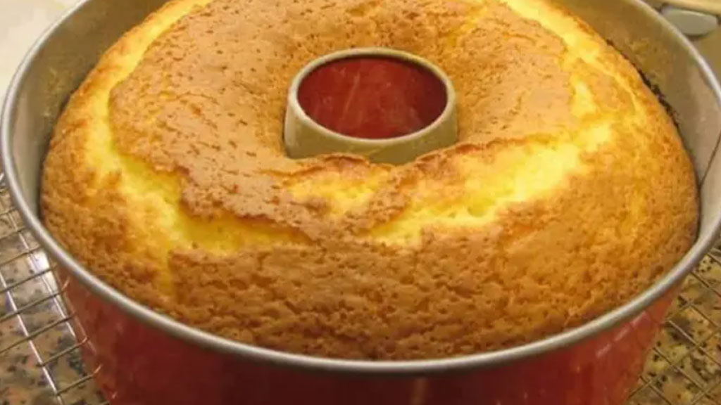 Bolo de laranja fácil e fofinho