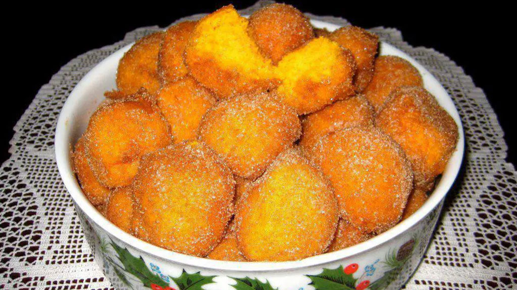 Bolinho de cenoura frito