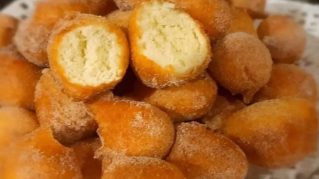 Bolinho de chuva simples e gostoso