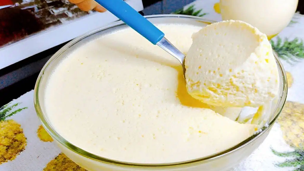 Mousse de abacaxi com gelatina