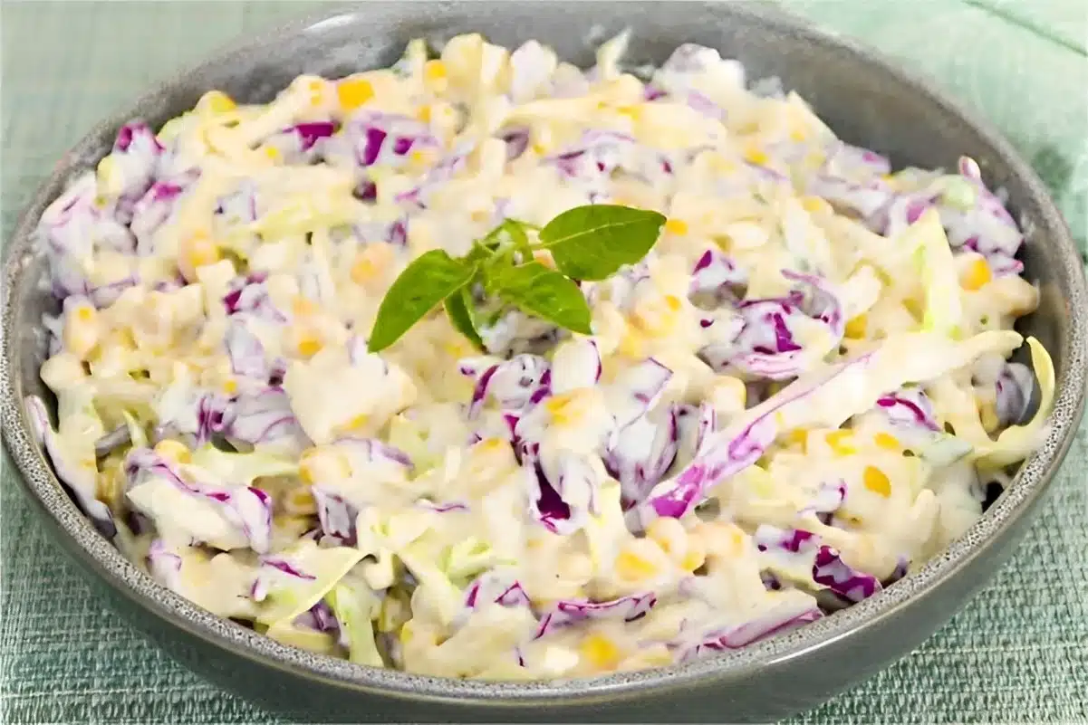 Salada de repolho cremosa