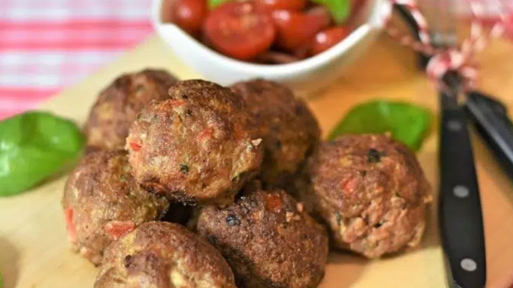 Bolinho de carne temperado