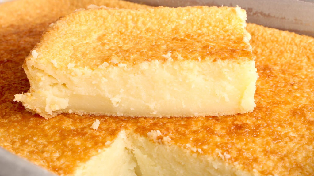 Bolo de caçarola com queijo minas