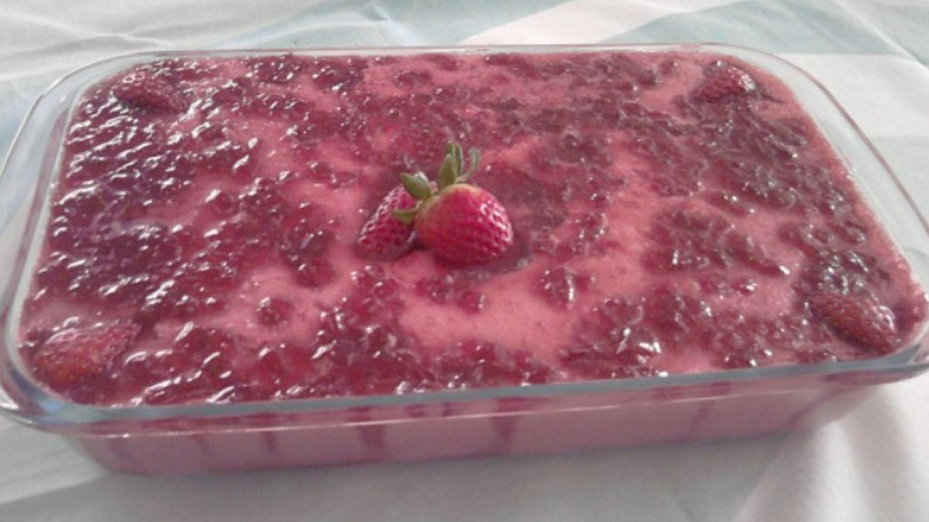 Mousse de geleia de morango