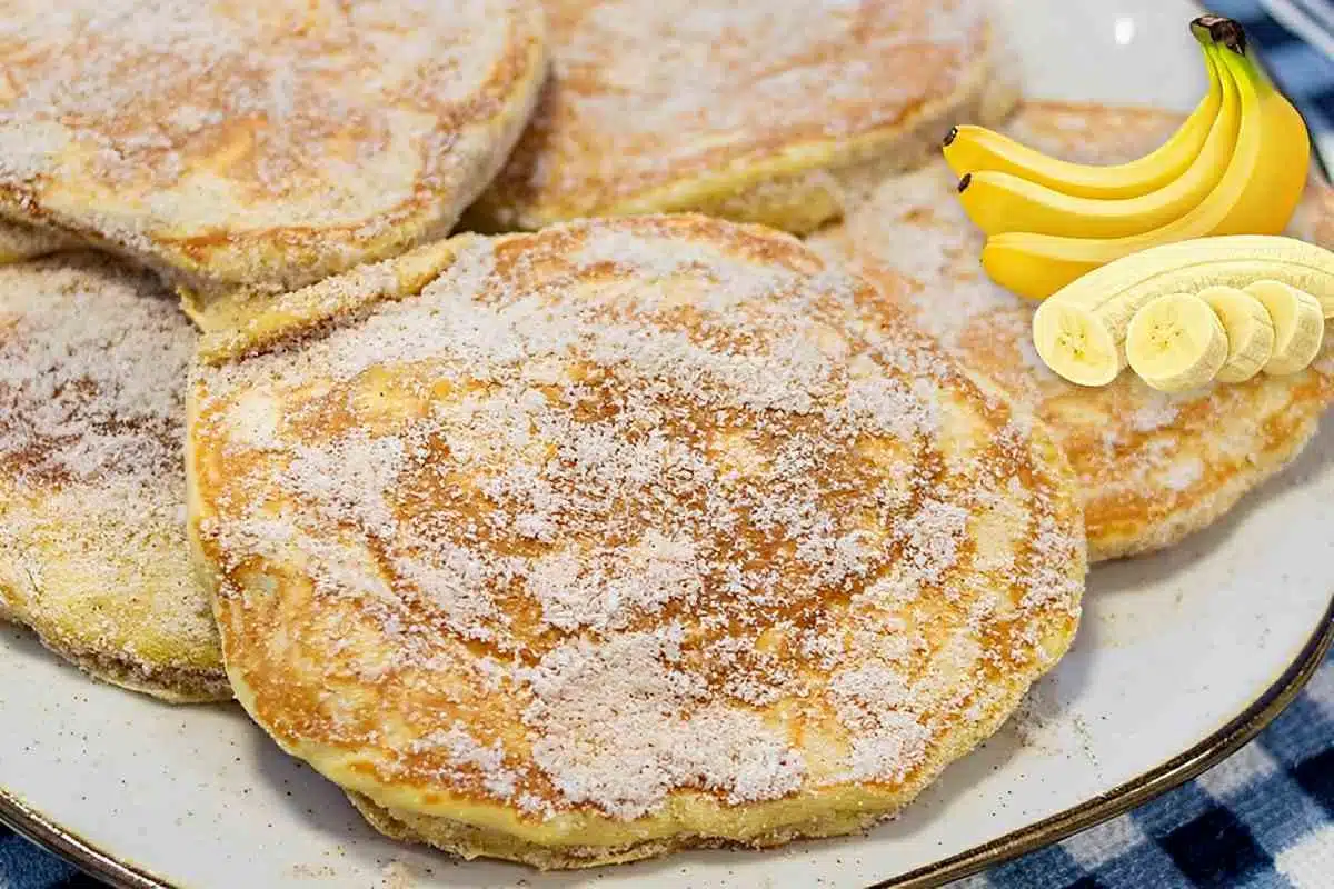 Pãozinho de banana de frigideira