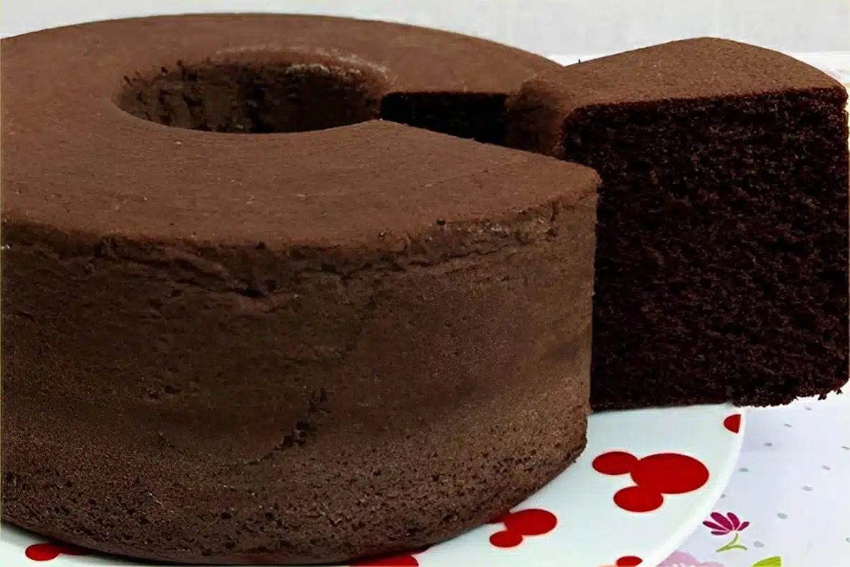 Bolo de chocolate fofinho de liquidificador