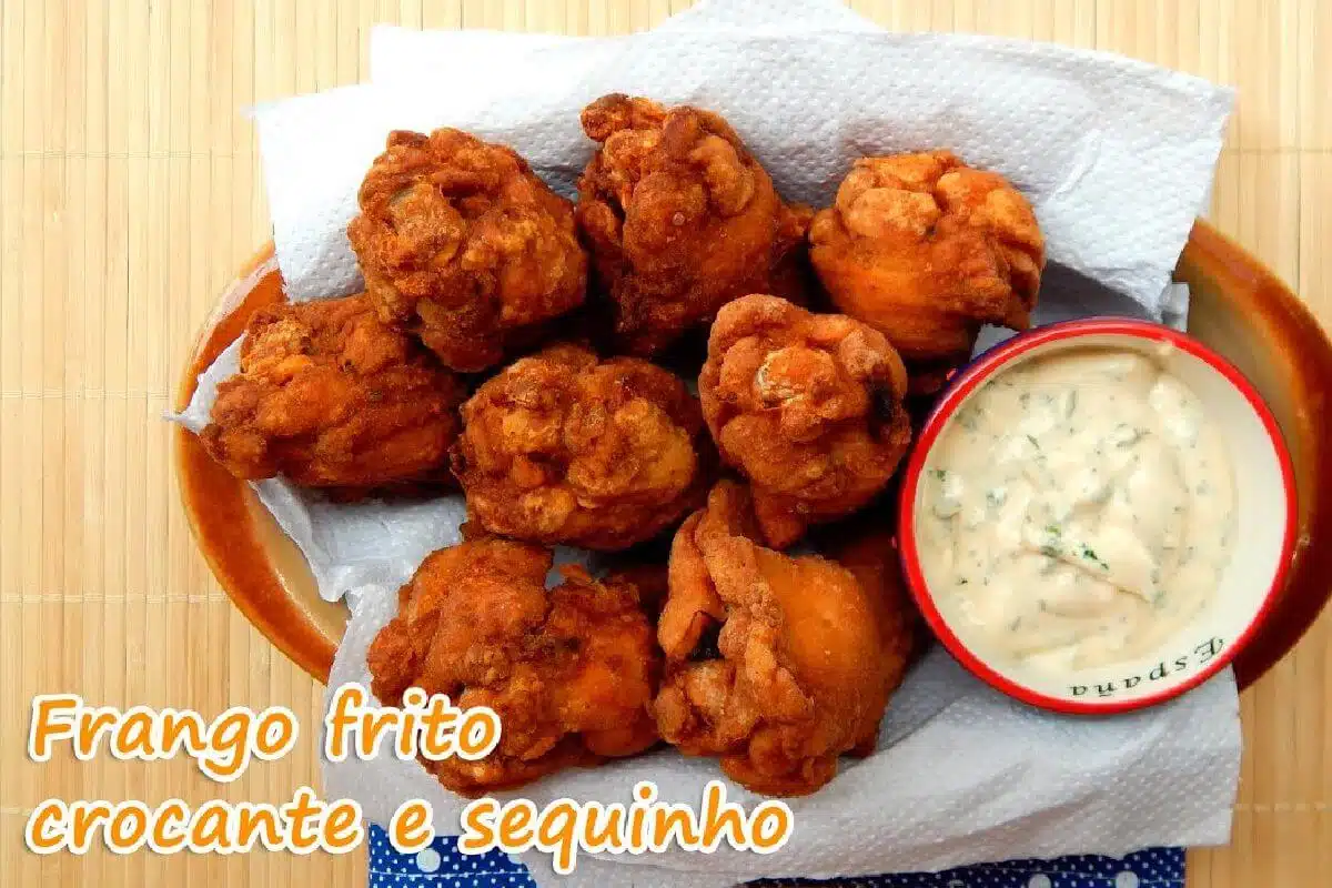 Frango frito sequinho com molho picante