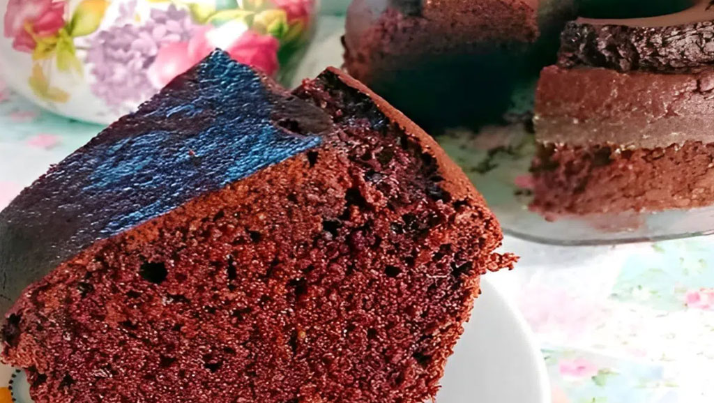 Bolo de chocolate com água quente