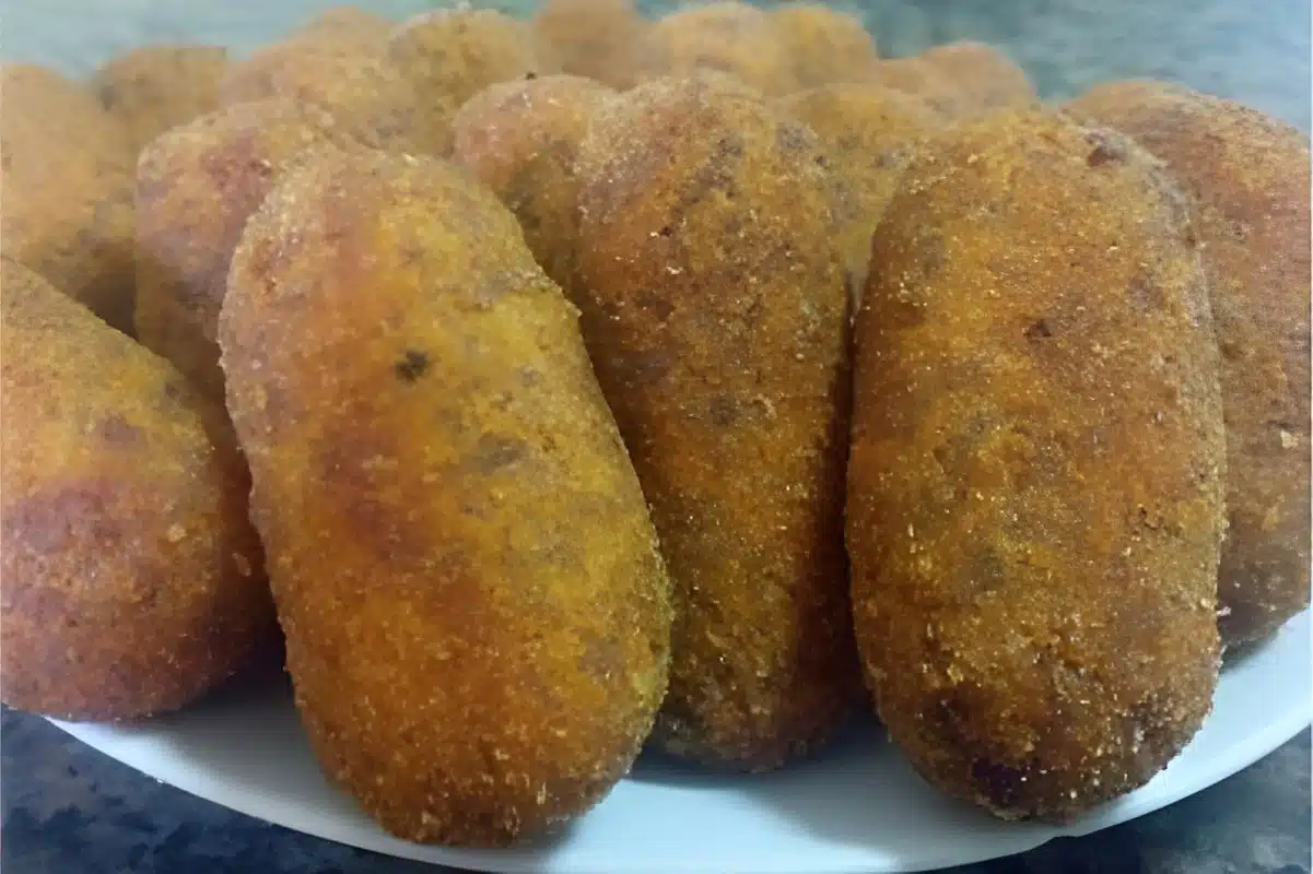 Croquete de carne moída