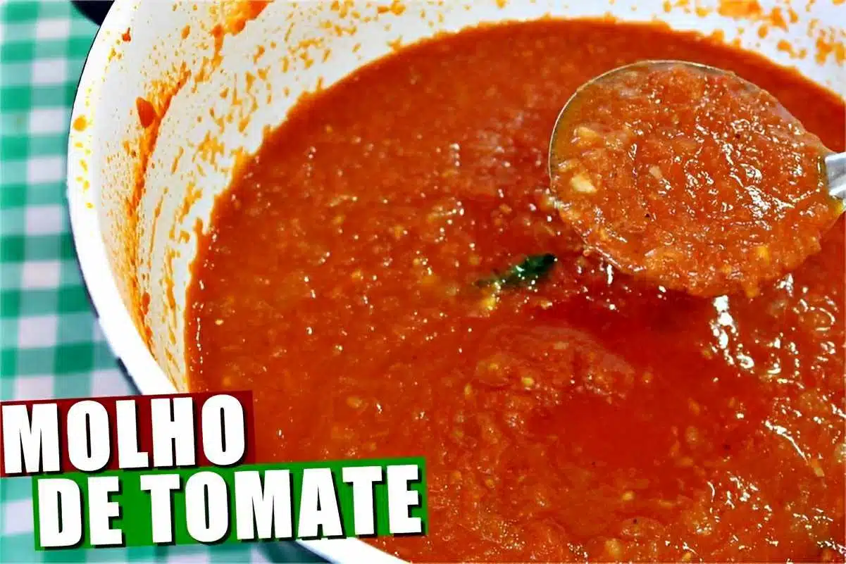 Molho de tomate temperado caseiro