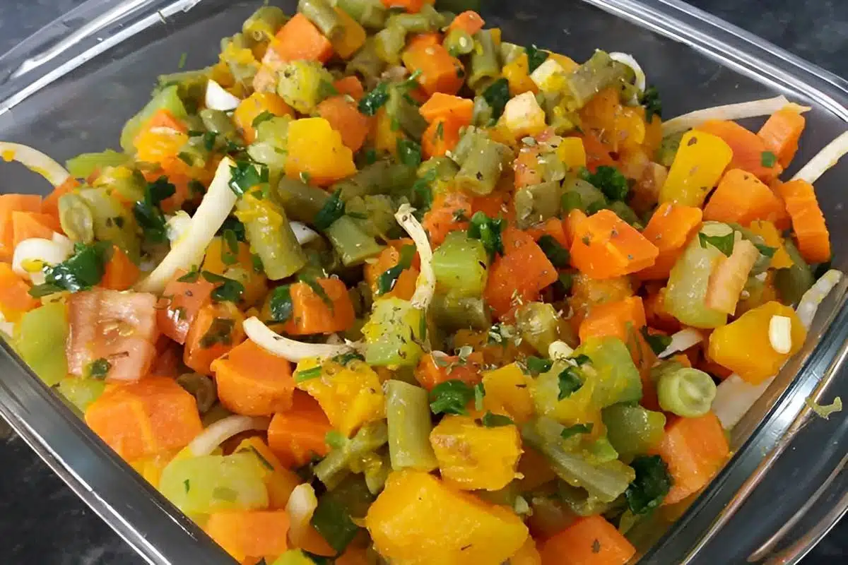 Salada de legumes simples