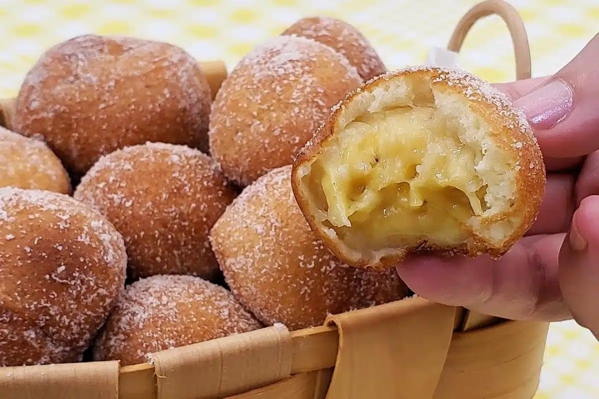 Bolinho de chuva recheado